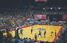 中彩网_皇马青年队新帅阿尔贝罗阿执教首秀惨败，模仿穆里尼奥战术风格难掩失利困局