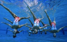 中彩网|巴萨训练基地向德罗开放，个人训练启动，转会协议仍陷僵局