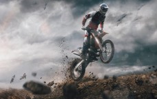 江苏体彩网：尤文图斯冬窗战略浮现，锁定若昂-马里奥，中场重组计划启动