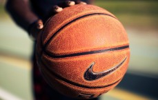 中彩网_周六德甲焦点对决，莱比锡红牛主场迎战勒沃库森，欧冠席位关键战前瞻—攻防博弈，主场之势对决客场之勇