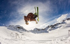 中国体彩网：洛城德比遭遇伤病风暴，祖巴茨与东契奇先后伤退，精彩对决因健康危机蒙尘