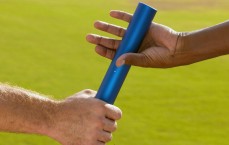 中彩网：新王加速更迭！24小时内C罗两大进球纪录遭姆巴佩、哈兰德联手冲击